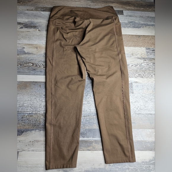 Girlfriend Collective XL Cafe Brown Capri Leggings - Picture 4 of 11